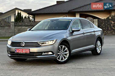Седан Volkswagen Passat 2018 в Ровно