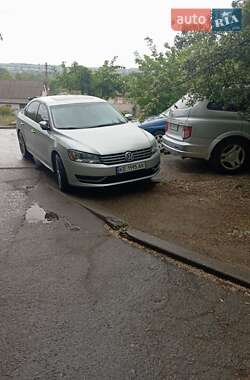 Седан Volkswagen Passat 2014 в Днепре