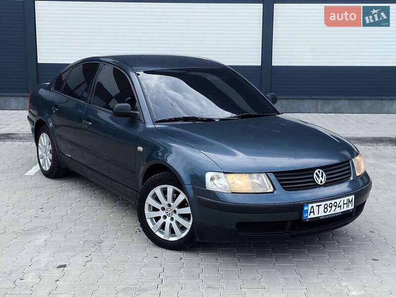 Седан Volkswagen Passat 1998 в Калуші