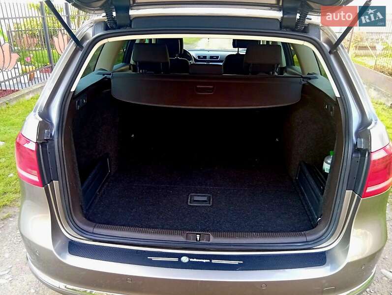 Універсал Volkswagen Passat 2011 в Львові