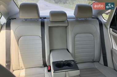 Седан Volkswagen Passat 2014 в 