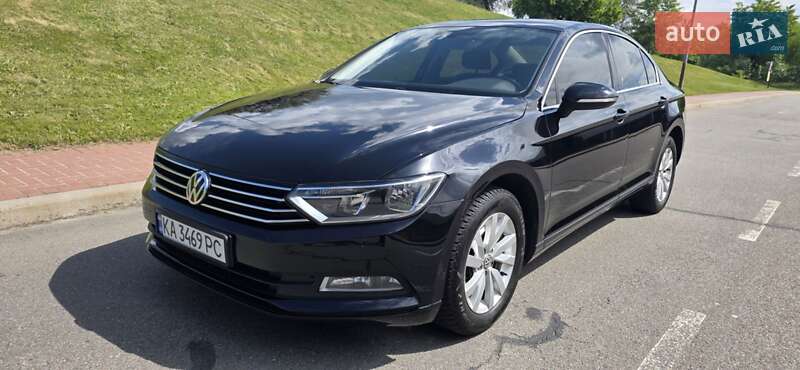 Седан Volkswagen Passat 2019 в Києві