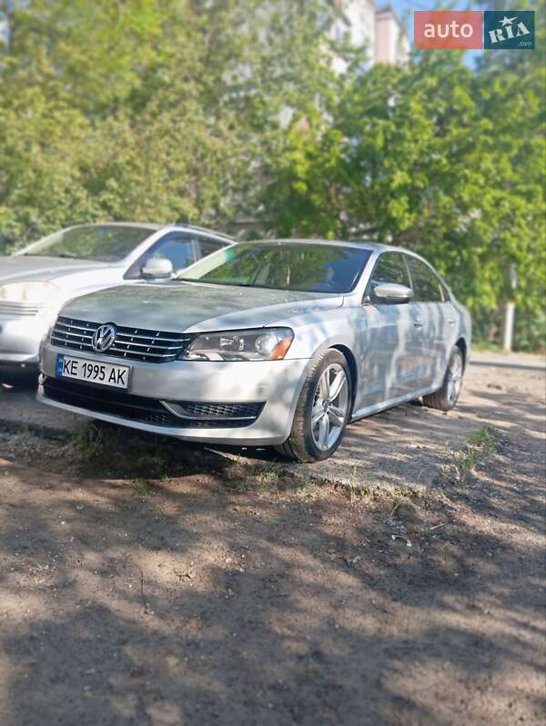 Седан Volkswagen Passat 2014 в Днепре