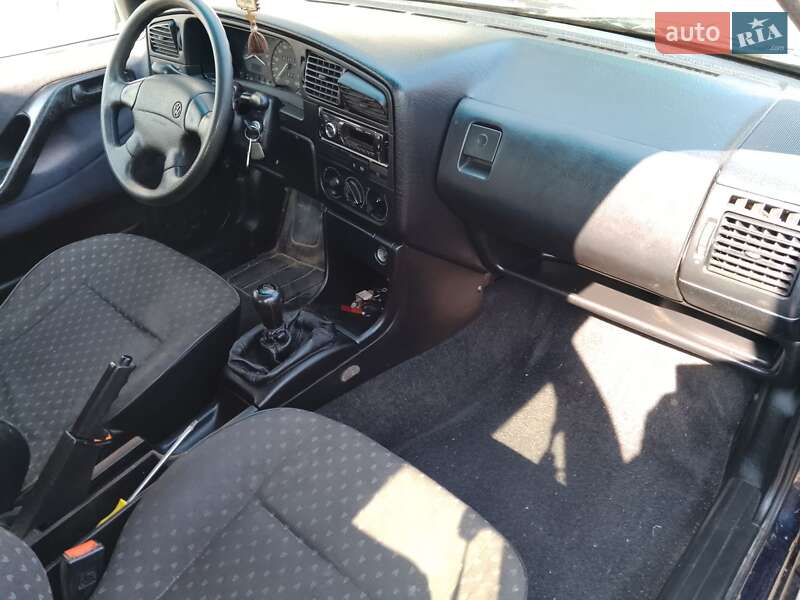 Універсал Volkswagen Passat 1994 в Богуславі