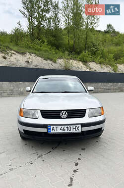 Седан Volkswagen Passat 1997 в Галичі