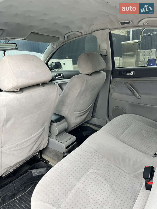 Седан Volkswagen Passat 1997 в Галичі