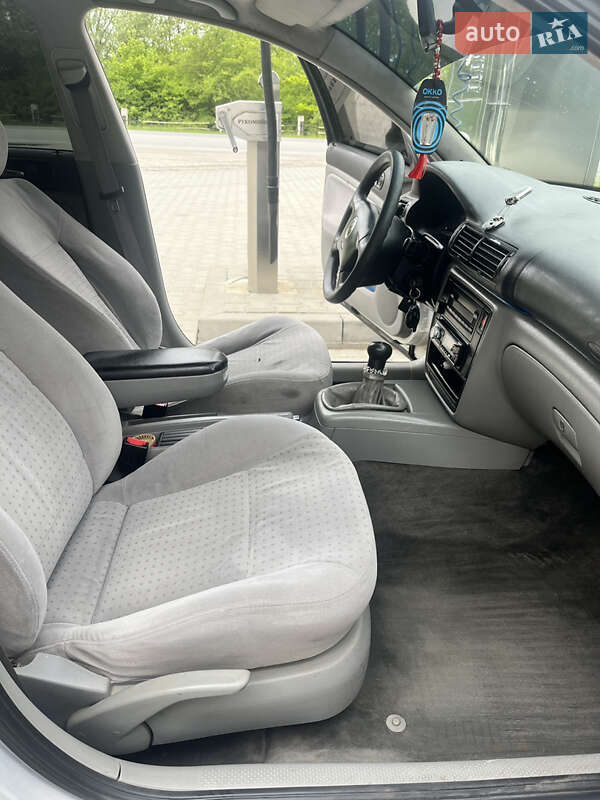 Седан Volkswagen Passat 1997 в Галичі
