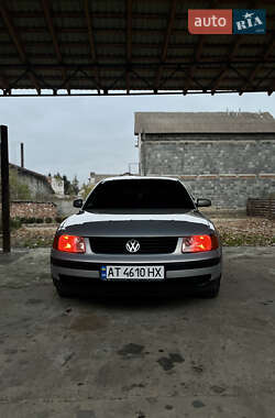 Седан Volkswagen Passat 1997 в Галиче