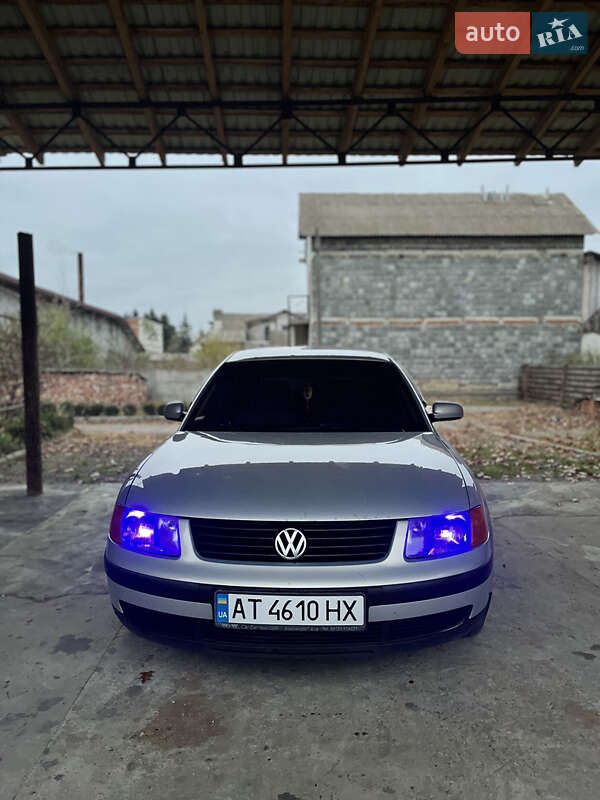 Седан Volkswagen Passat 1997 в Галичі