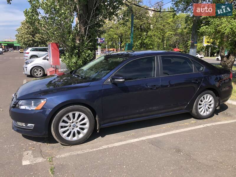 Седан Volkswagen Passat 2013 в Одессе