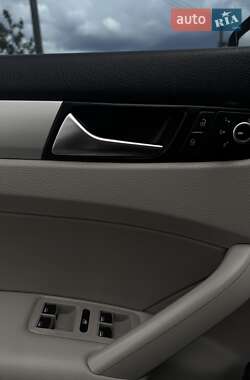 Седан Volkswagen Passat 2012 в Жашкове