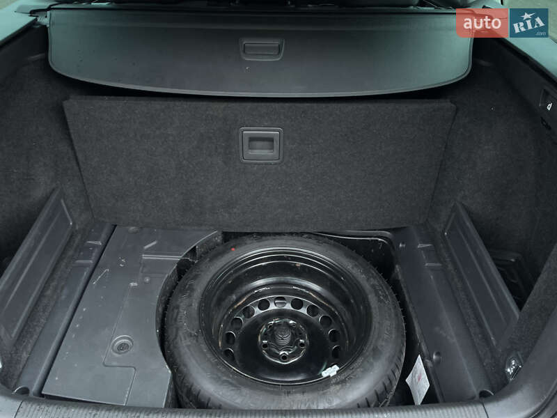 Универсал Volkswagen Passat 2013 в Киеве