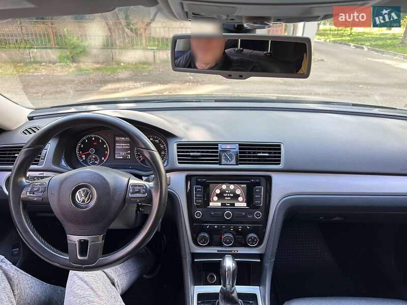 Седан Volkswagen Passat 2013 в Києві