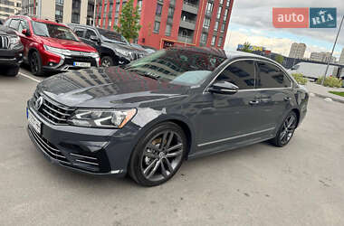 Седан Volkswagen Passat 2016 в Києві
