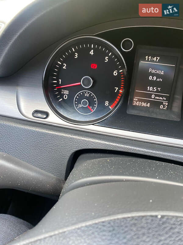 Универсал Volkswagen Passat 2012 в Тернополе