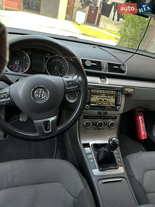 Универсал Volkswagen Passat 2012 в Нововолынске фото 17 Универсал Volkswagen Passat 2012 в Нововолынске