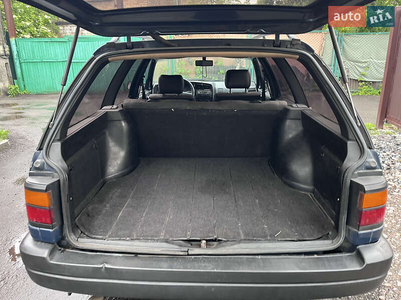 Универсал Volkswagen Passat 1990 в Киеве