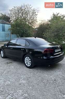 Седан Volkswagen Passat 2013 в 