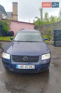 Седан Volkswagen Passat 2002 в Дубно