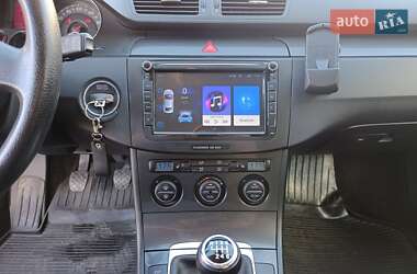 Універсал Volkswagen Passat 2006 в 
