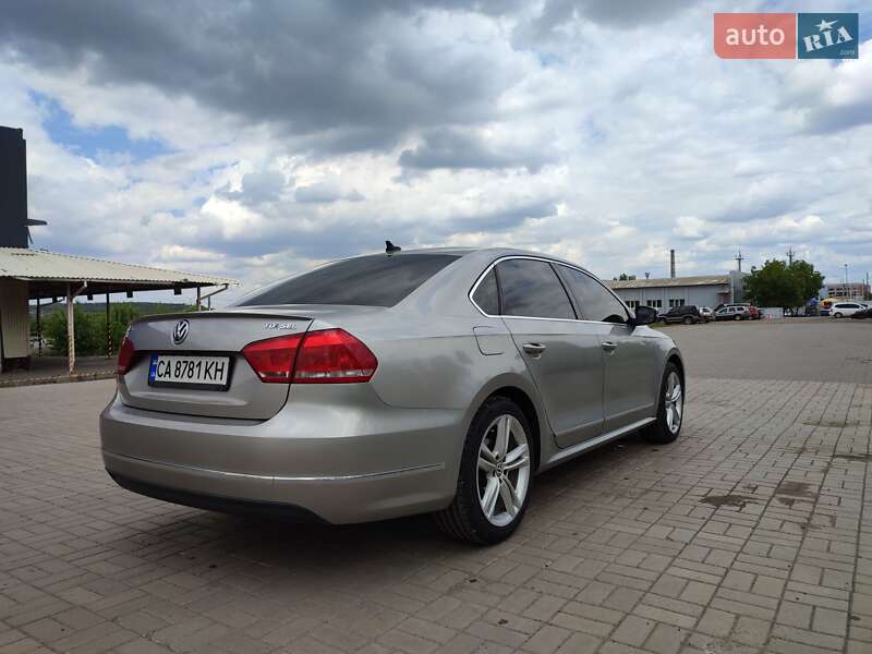 Седан Volkswagen Passat 2014 в Киеве