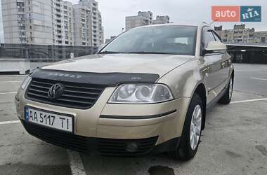 Седан Volkswagen Passat 2002 в Киеве