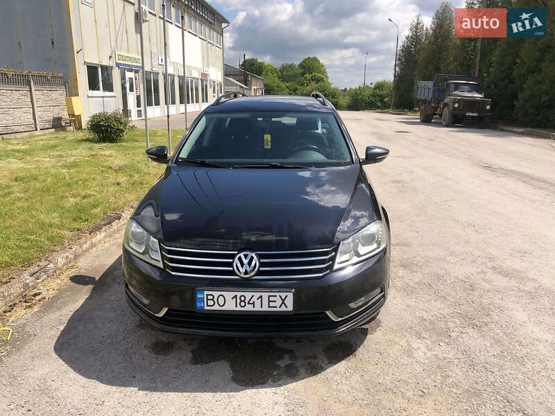 Універсал Volkswagen Passat 2011 в 