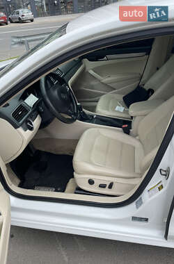 Седан Volkswagen Passat 2014 в 