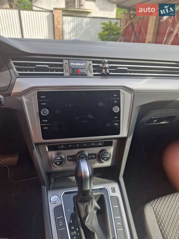 Универсал Volkswagen Passat 2020 в Мукачево
