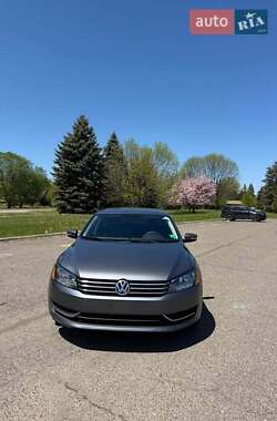 Седан Volkswagen Passat 2013 в Виннице