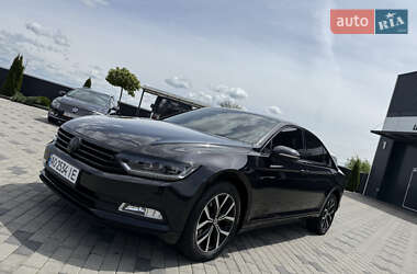 Седан Volkswagen Passat 2015 в 