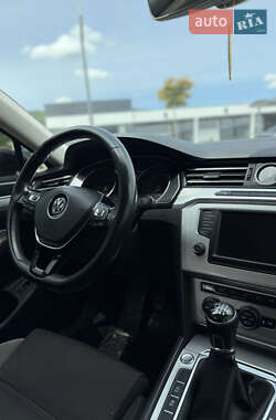 Седан Volkswagen Passat 2015 в 