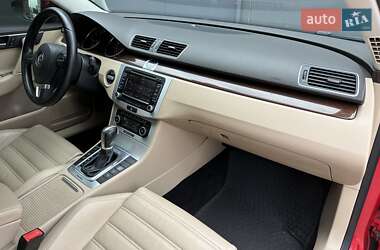 Универсал Volkswagen Passat 2011 в 
