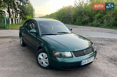 Седан Volkswagen Passat 1999 в Попільні