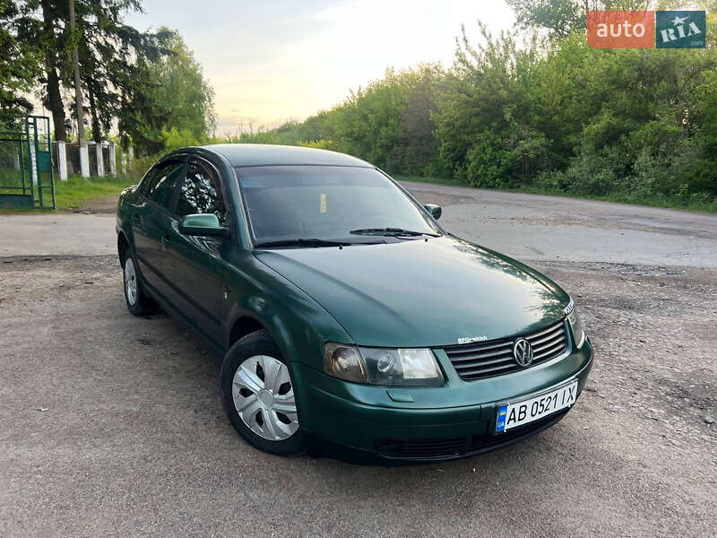 Седан Volkswagen Passat 1999 в 