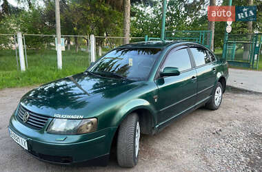 Седан Volkswagen Passat 1999 в 