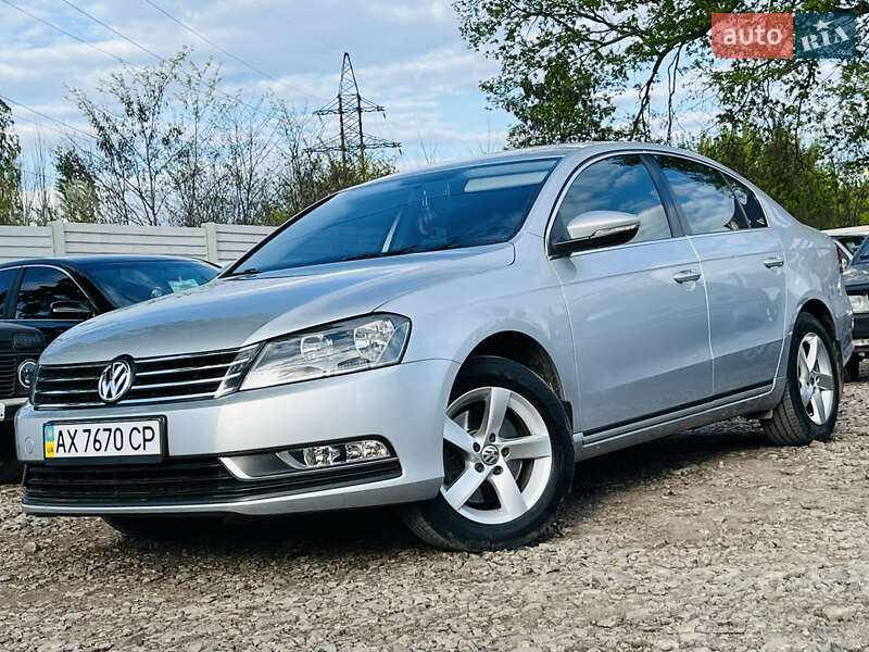 Седан Volkswagen Passat 2012 в 