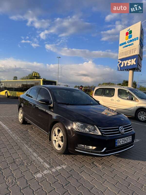 Седан Volkswagen Passat 2011 в Стрые