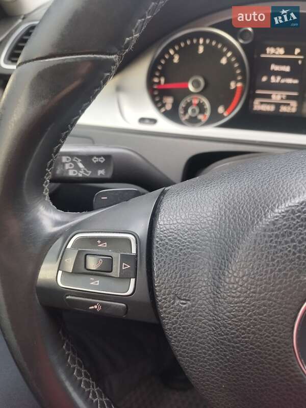 Седан Volkswagen Passat 2011 в Стрые