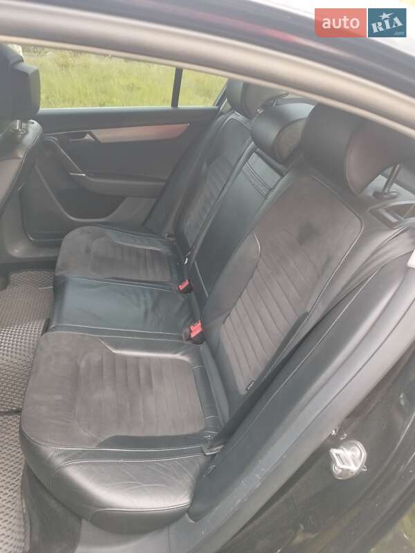 Седан Volkswagen Passat 2011 в Стрые