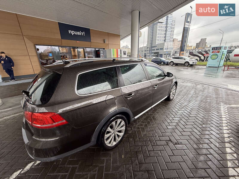 Универсал Volkswagen Passat 2013 в Киеве