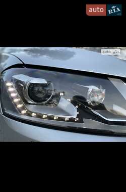 Універсал Volkswagen Passat 2011 в 