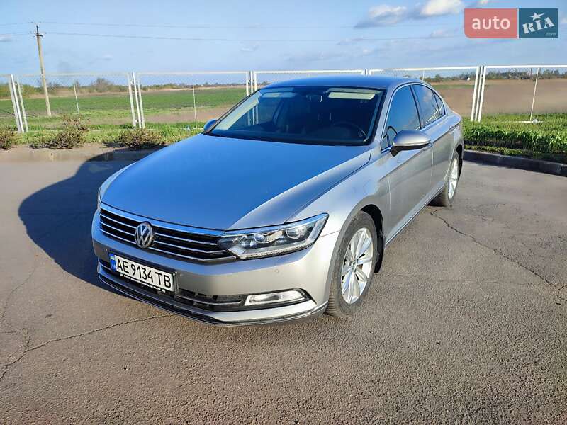 Седан Volkswagen Passat 2015 в Петропавлівці