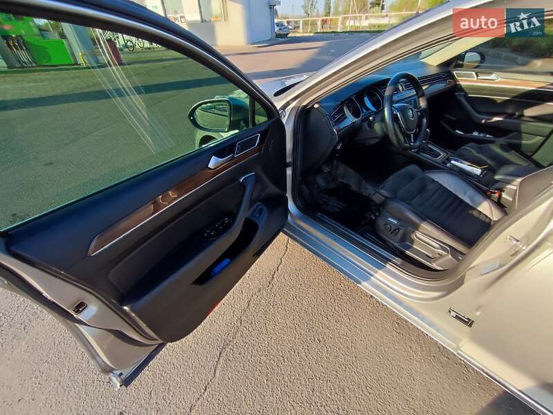 Седан Volkswagen Passat 2015 в Петропавлівці