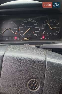 Универсал Volkswagen Passat 1993 в 