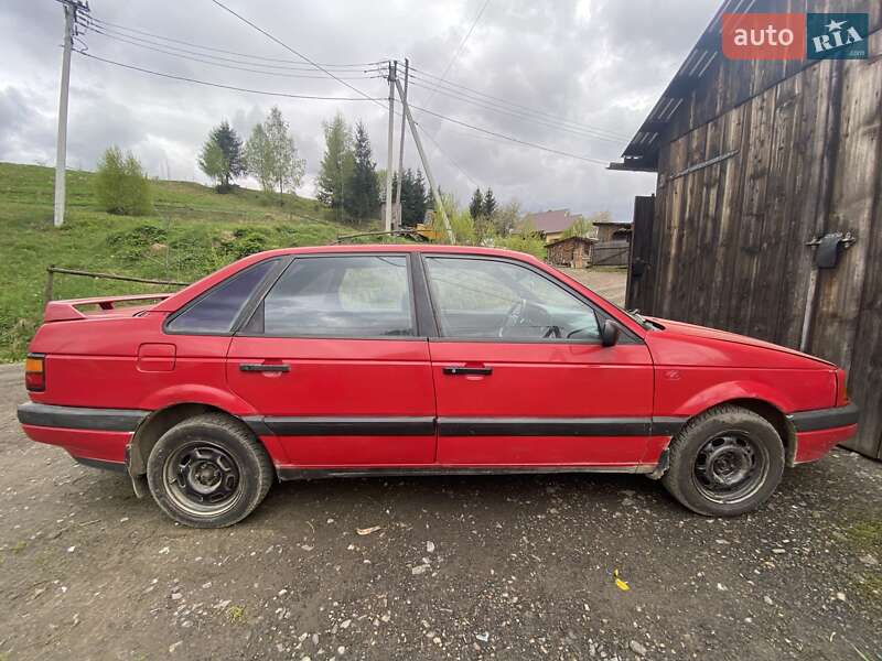 Седан Volkswagen Passat 1988 в Славском