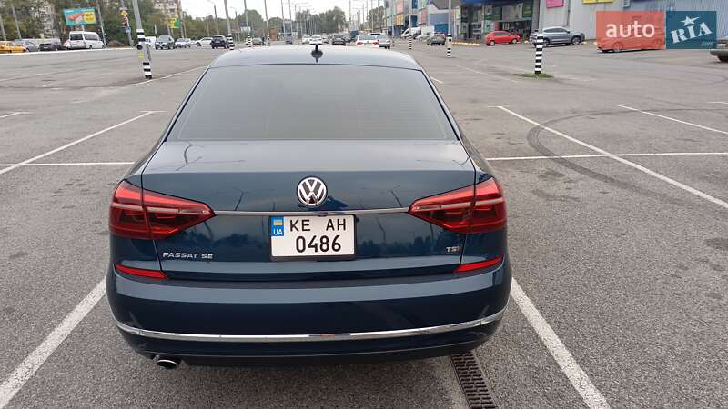 Седан Volkswagen Passat 2018 в Днепре