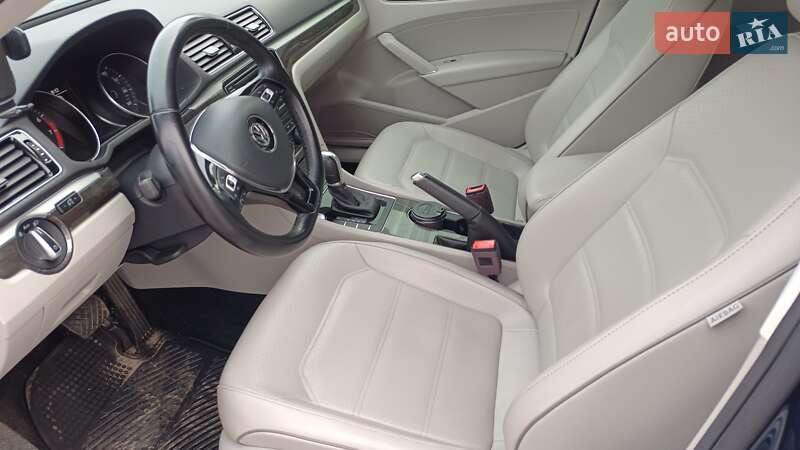 Седан Volkswagen Passat 2018 в Днепре