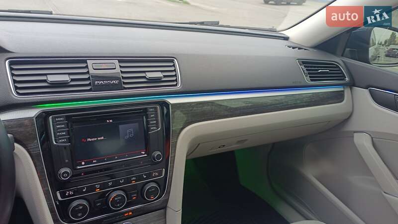 Седан Volkswagen Passat 2018 в Днепре
