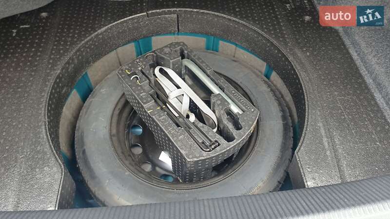 Седан Volkswagen Passat 2018 в Днепре